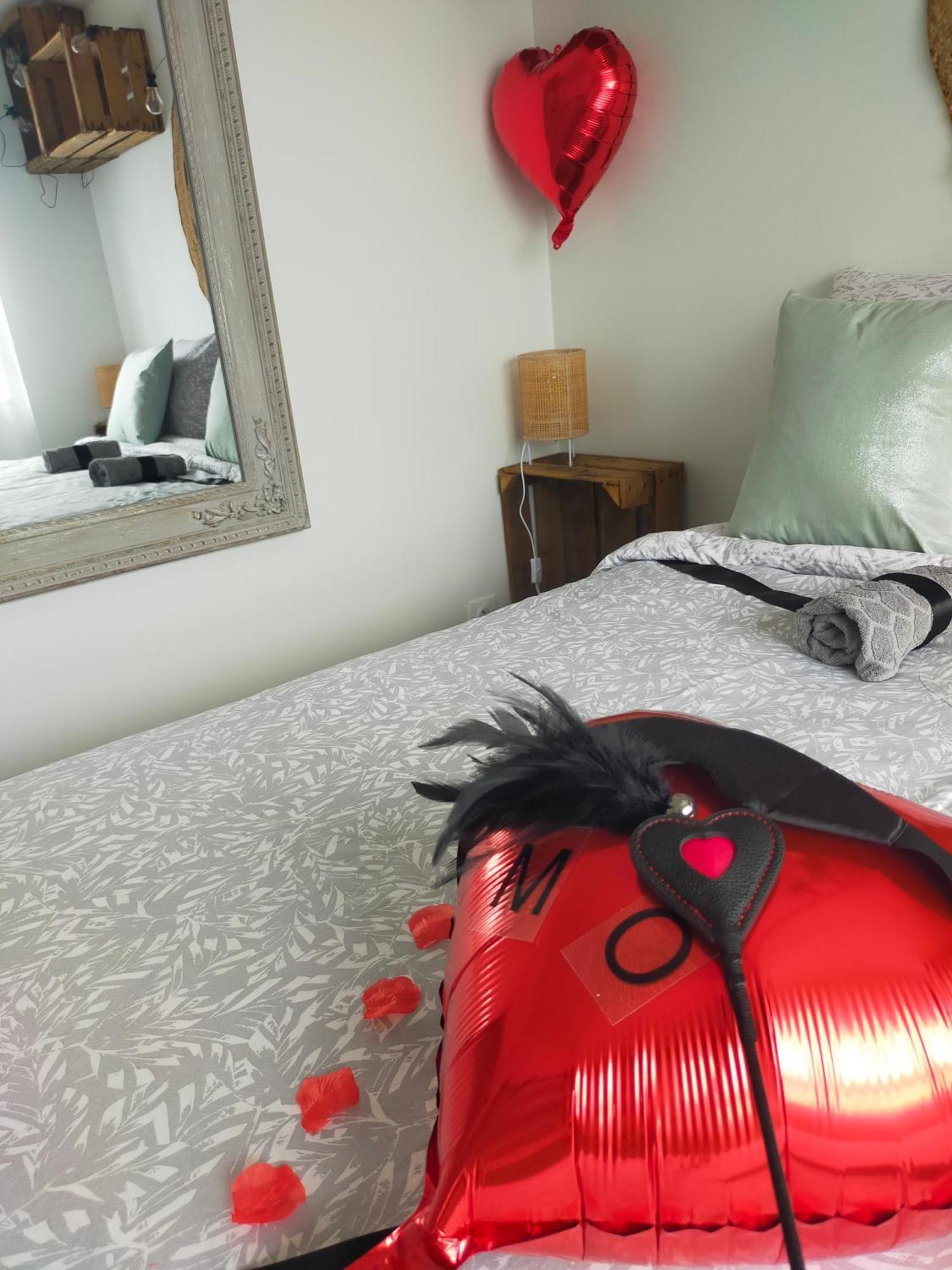La Loveroom De L'artois Apartment *